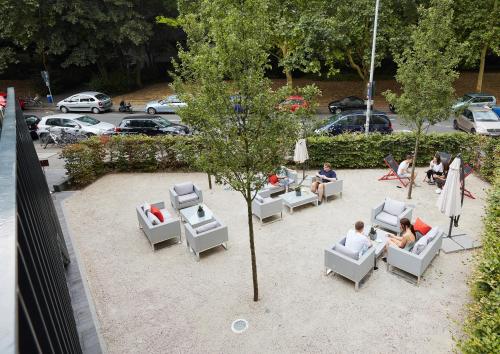 Living Hotel Frankfurt - image 9