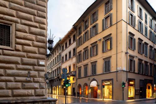 Room Mate Isabella - image 8