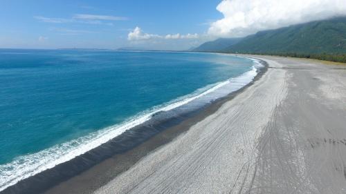 Nearby attraction, Flower and Green Collection near Yanzihkou Trail (Swallow Grotto)