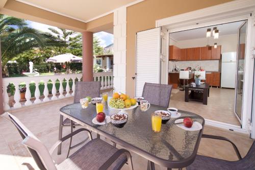  Helenas apartment in Razáta