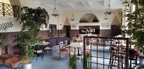 The Devonshire House Hotel - image 7