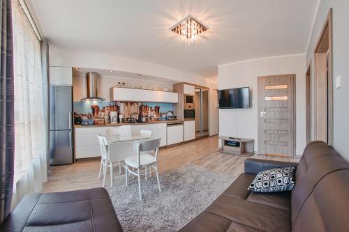 Apartamenty Sun & Snow Aura - image 9