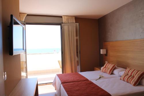 Twin Room with Terrace and Sea view 