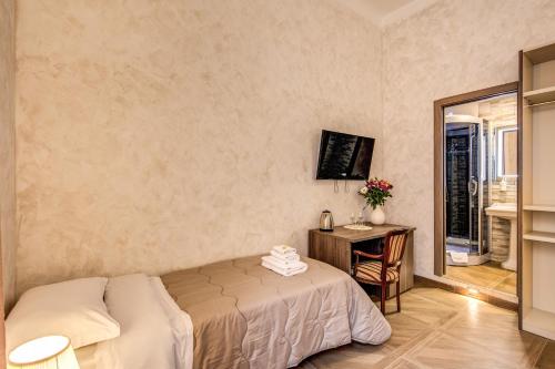 AMICI GUESTHOUSE - image 6