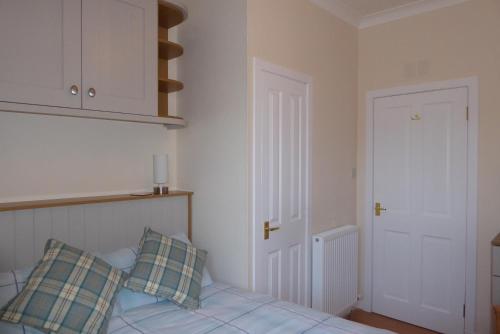 Skene Terrace Apartments - image 9