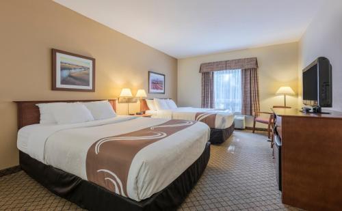 Queen Room with Two Queen Beds and Hot Tub - Non-Smoking