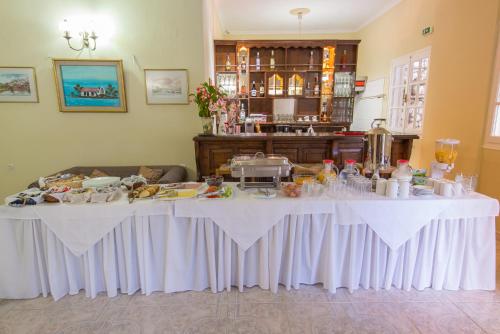 Olive Tree Hotel - image 2