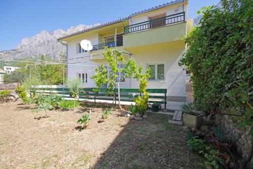  Veliko brdo in Makarska