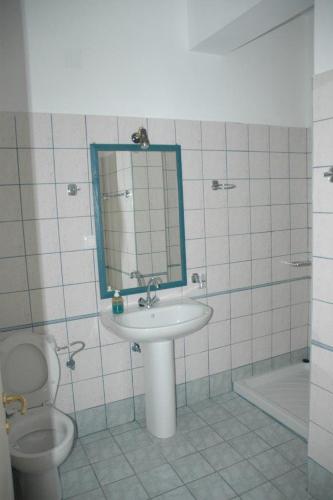 Studio (2 Adults) image 1