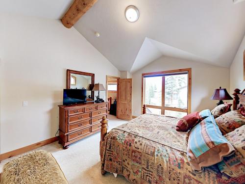 Antler Townhouse - main image