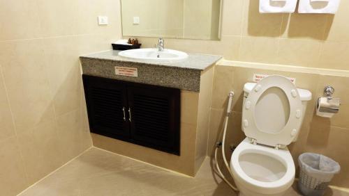 room detail thumbnail 2