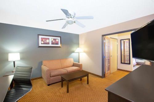 AmericInn by Wyndham Coralville