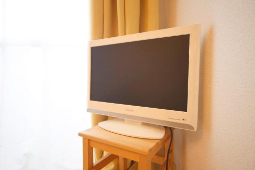 One-Bedroom Apartment image 8