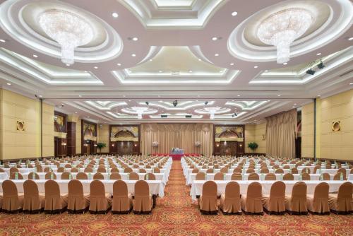 Prince Palace Hotel