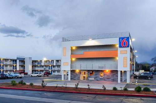 Motel 6- Denver, CO Downtown