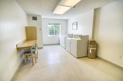 Motel 6-Portsmouth NH - image 5