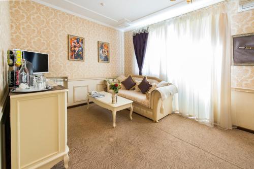 Oselya Hotel - image 2