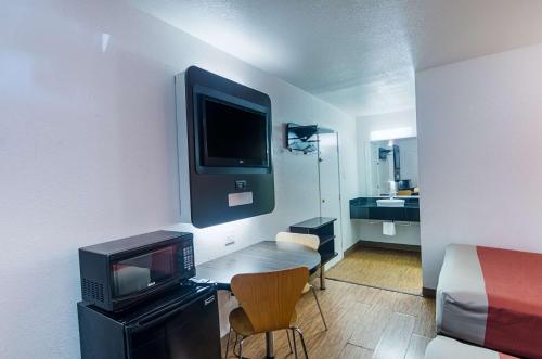 Motel 6-Ardmore OK - image 4