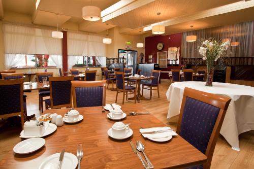 West County Hotel - main image