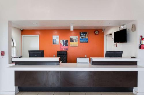 Motel 6-San Antonio TX - Fiesta Trails - image 4