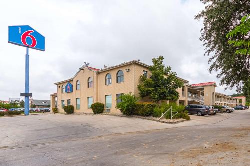Motel 6-San Antonio, TX - Fiesta Trails in San Antonio, USA