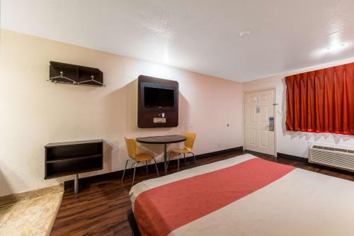 Motel 6 San Antonio, TX - Frost Bank Center - 편의 시설/서비스