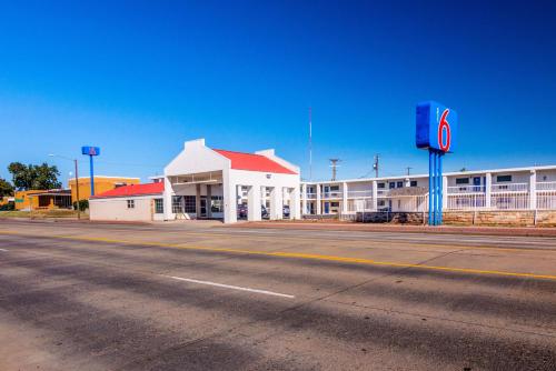 Motel 6-Childress, TX
