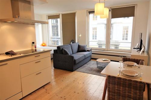  AAA - Antwerp City Centre - SHOPPING MEIR - HV38 in Antwerpen