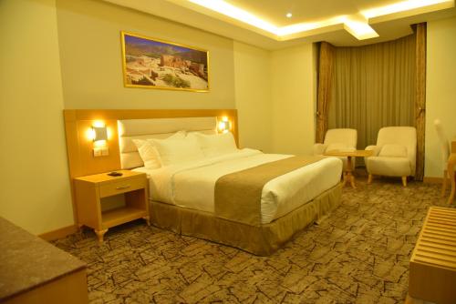 The Muscat Plaza Hotel Room Type - Standard King Room