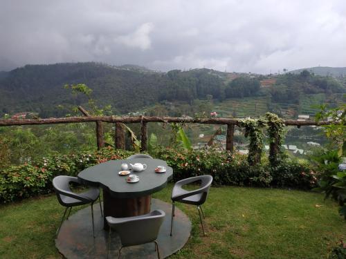 Balkon/teras, Misty Mountain Villas in Nuwara Eliya