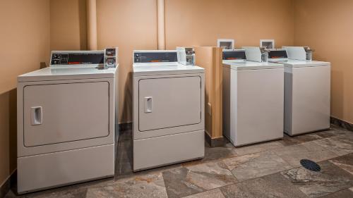 Best Western Warren Hotel - image 11