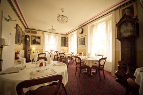 The White Hart Hotel - image 4