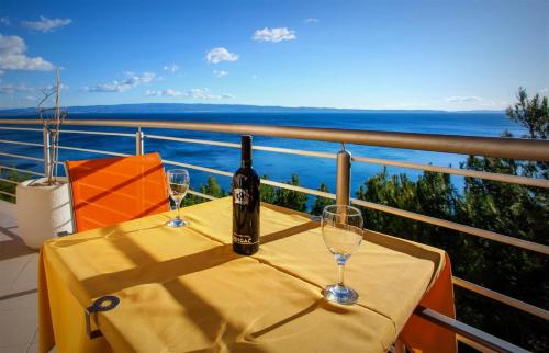 Ark Beach Apartments - main image
