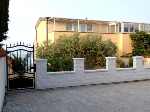  Apartments Kristijana in Crveni Vrh