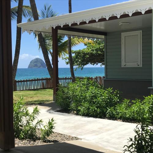 Bungalow with Sea View room in Diamant les bains - Résidence Hôtelière