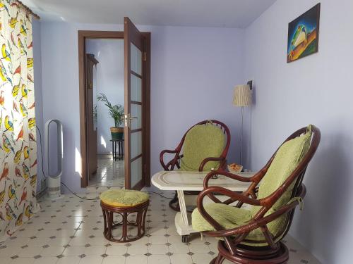 Guestroom, Ethnic House in Town Center in Cahul