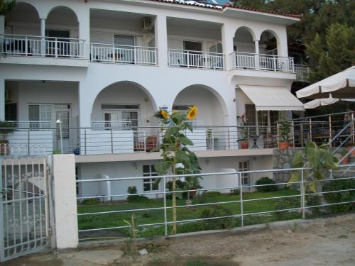 Paschalia sea view studios
