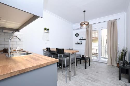 Central Downtown One Bedroom Apartment in Thessaloniki