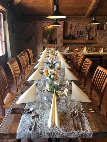 ห้องอาหาร, Penzion U Pesiku in เซอร์เวนี คอสเตเลซ