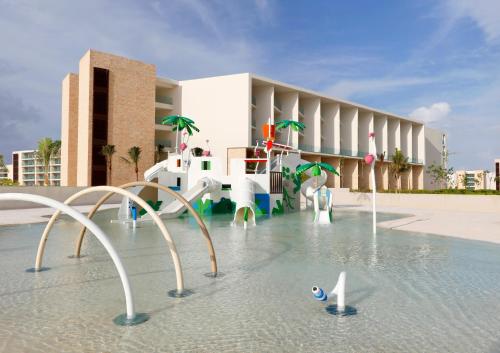 Grand Palladium Costa Mujeres Resort & Spa