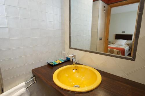 2 double beds, 2 twin beds