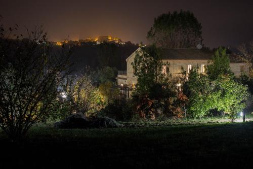 Grande villa storica per vacanze con giardino privato e piscina