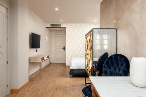 SUITE 1907 AVILES - image 6
