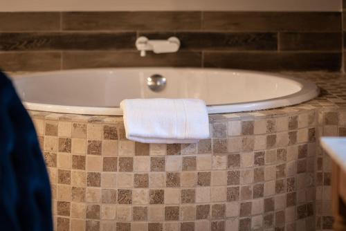 SUITE 1907 AVILES - image 9