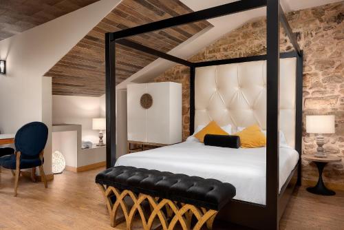 Suite 1907 Aviles