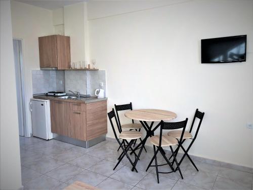 Brother's House - Photo 2