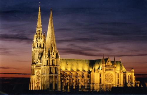 Hotel Restaurant Le Parvis, parvis de la Cathédrale Chartres