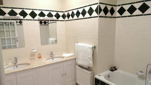 The Inn at Fossebridge Room Type - King Room