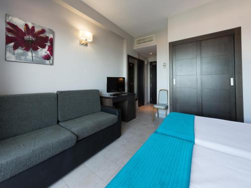 Pato Amarillo - image 5