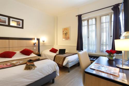 HOTEL LES MARRONNIERS - image 2